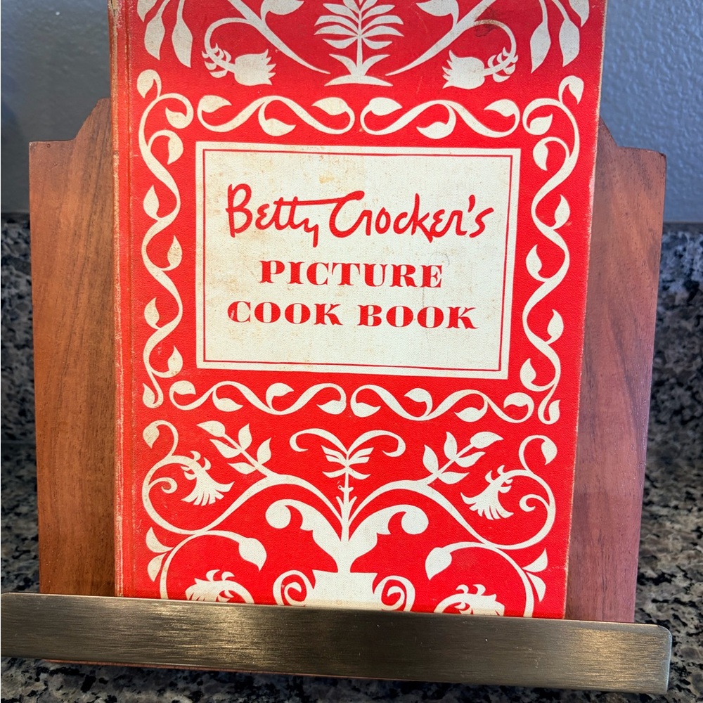 Vintage Betty Crocker Picture Cook Book - Decorative Floral Cover